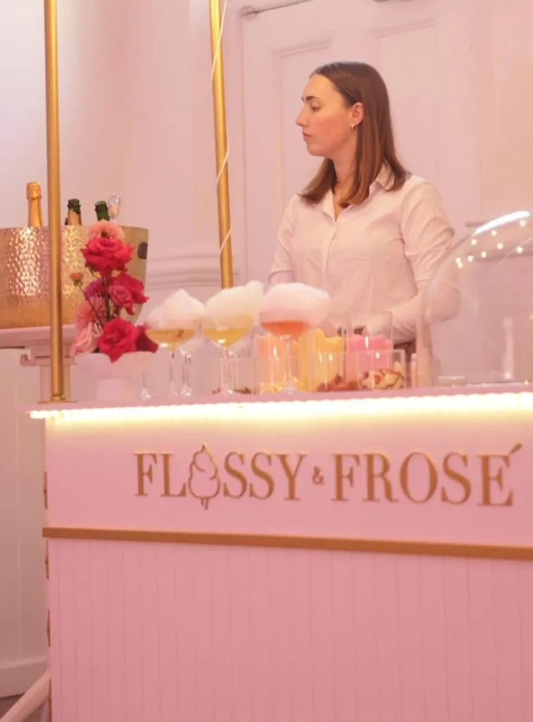 Flossy & Frosé